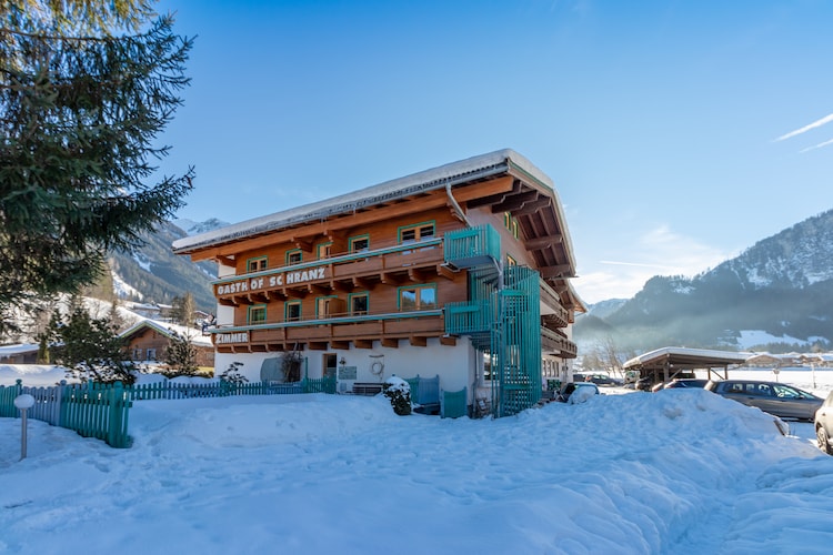 Sfeervol Apartment in Salzburgerland met skiberging