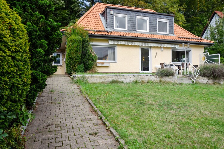 Vrijstaand vakantiehuis in Bad Harzburg met zonneterras en prachtige tuin