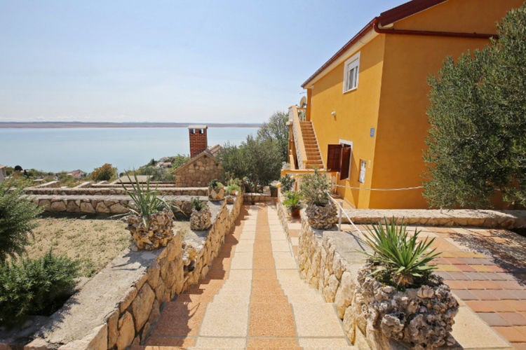 Charmant appartement in Dalmatië met zonnig terras