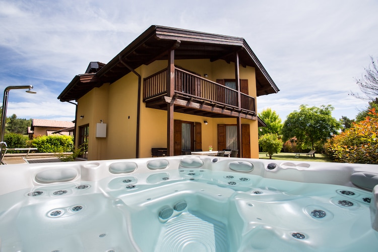 Ruim vakantiehuis in San Severino, Le Marche, met zwembad