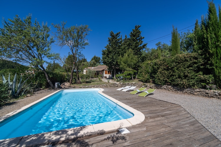 Ruime cottage in Montbrun-des-Corbières met privézwembad