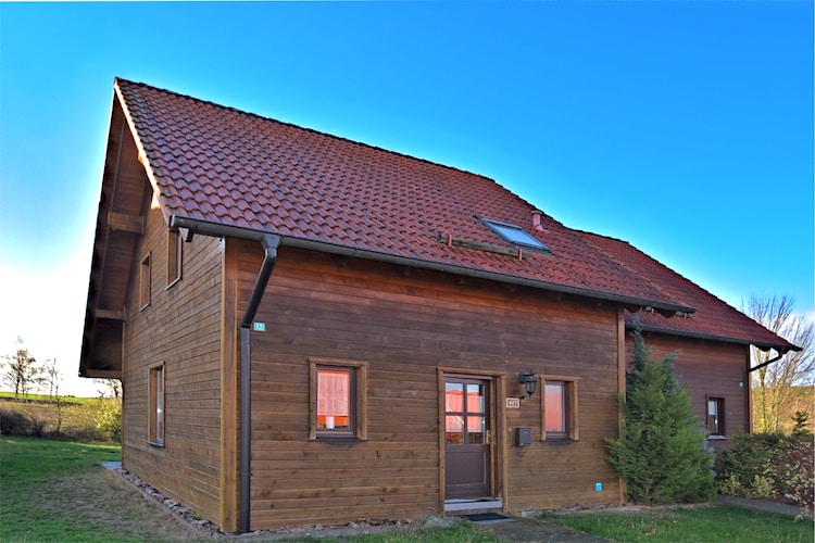 Houten vakantieVacation house in Hasselfelde met een overdekt terras