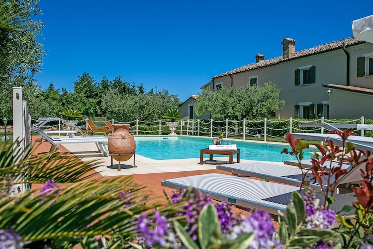 Villalis