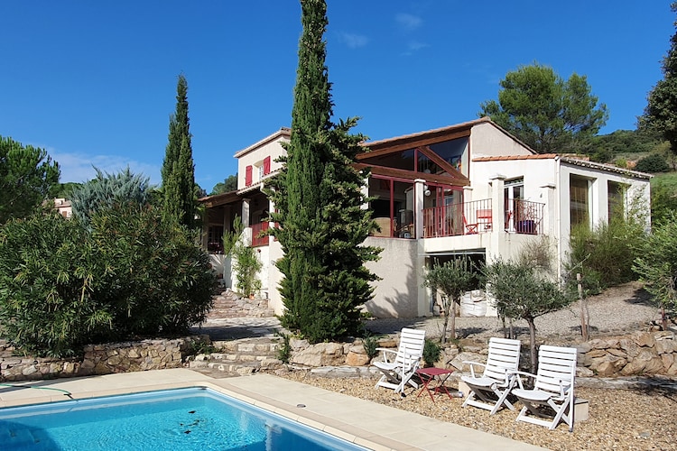 Comfortabele villa in Pierrerue met privézwembad