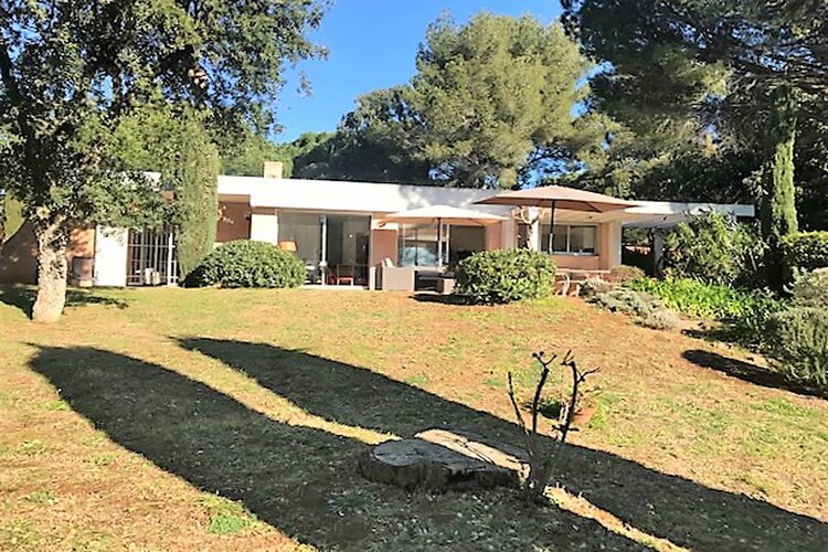 Moderne villa in La Croix-Valmer dicht bij zee