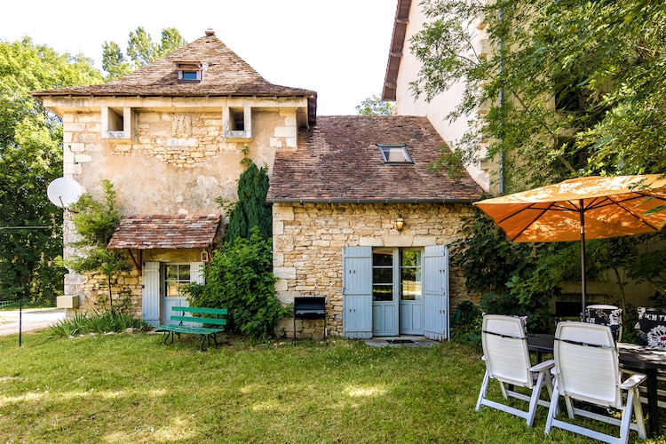 Pigeonnier Du Château De Mayac