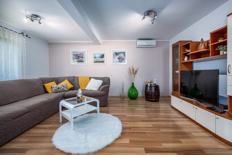 Villa Krizanci with Private pool and Fenced garden
