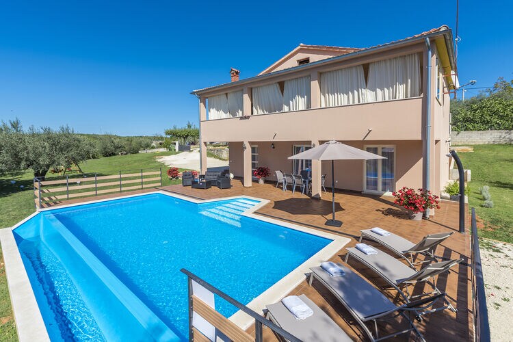 Apartment Kata with Private Pool in Central Istria