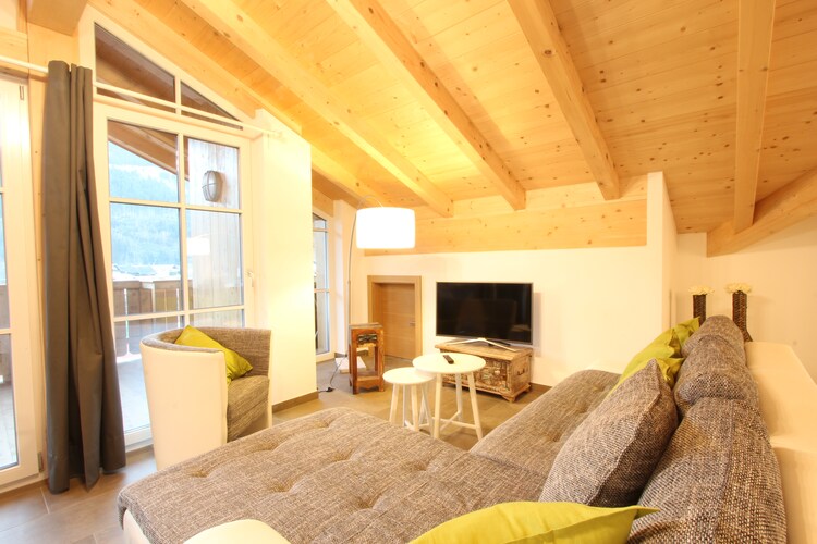 Goed uitgeruste penthouse in Tirol met parkeerplaats