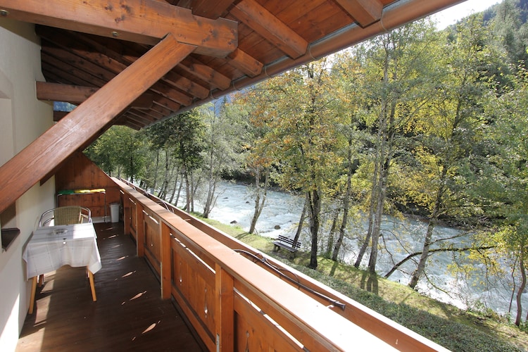 Living Apart Anita Top2