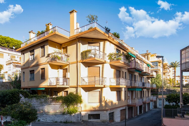 Sfeervol Apartment in Sanremo met balkon