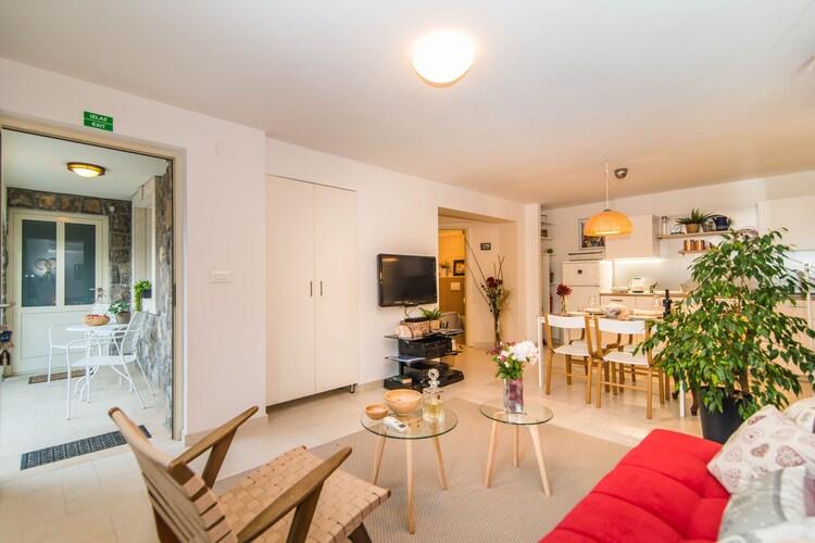Studio Apartment in Villa Arta
