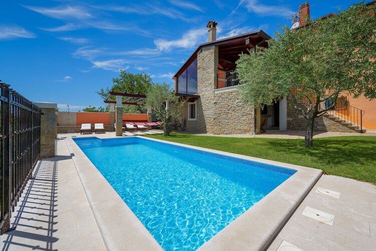 Holiday House Zamask