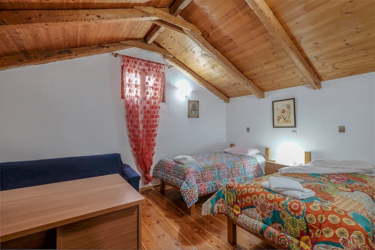 Volimes Apartment