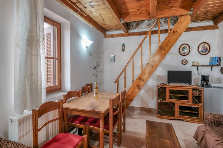 Volimes Apartment
