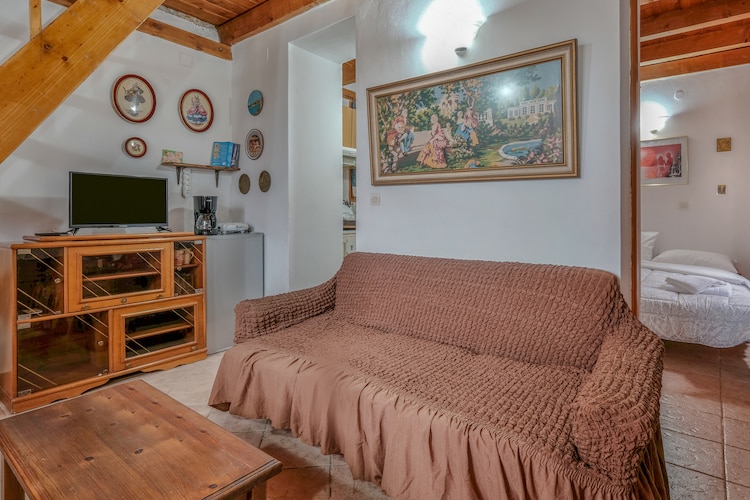 Volimes Apartment