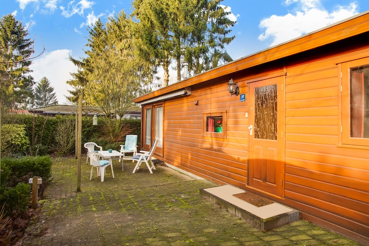 Knus chalet in de omgeving van Garderen met tuin