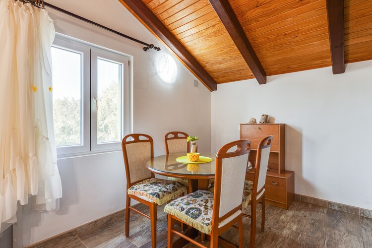 Apartment Heni