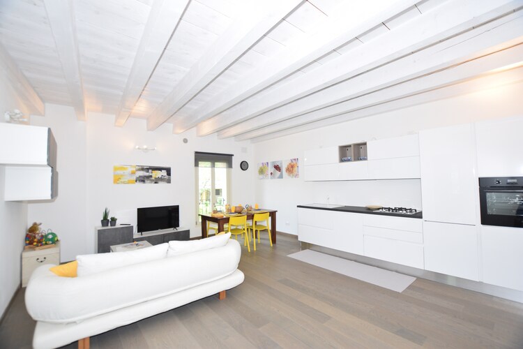 Elegant appartement in Salò vlak bij het Gardameer