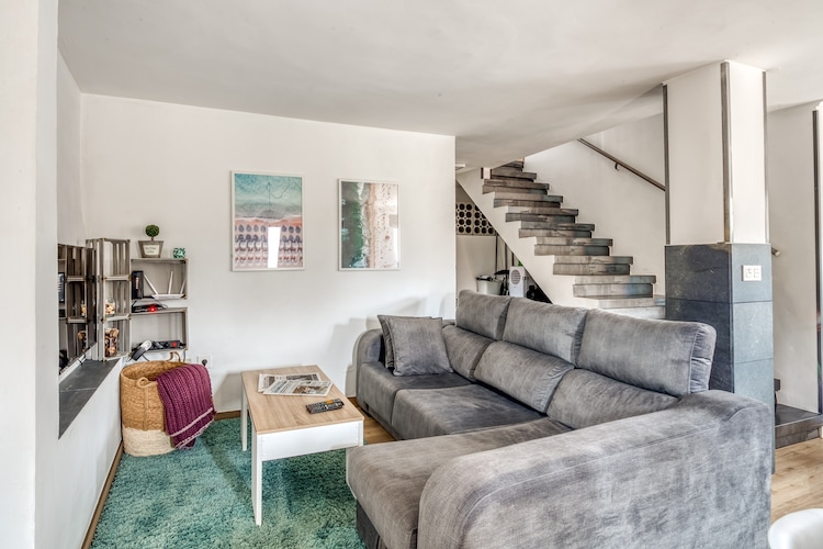 Casa De Piedra En Valoporquero De Torío León