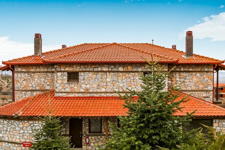 Pella 8