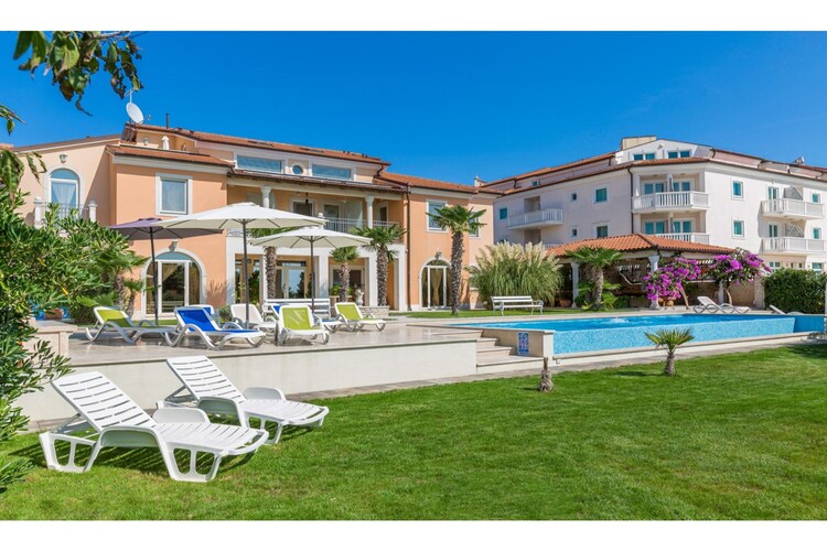 Apartment White A2 in Villa Vizula