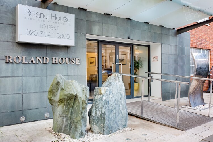 FLAT 709 - ROLAND HOUSE