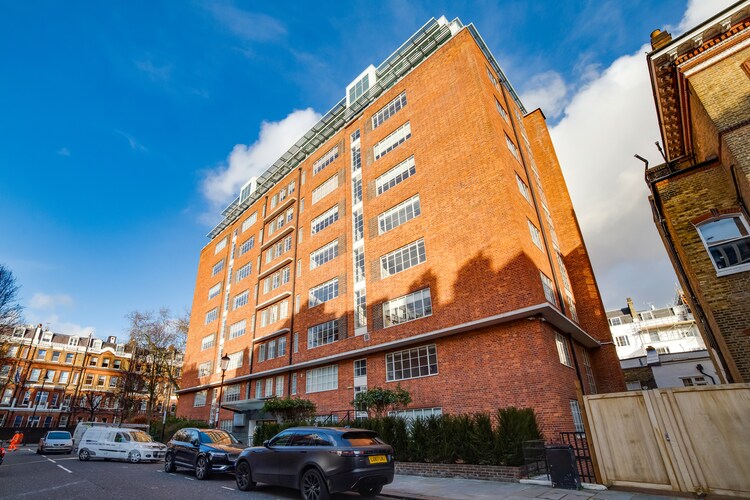 FLAT 709 - ROLAND HOUSE