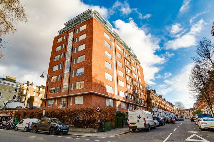 FLAT 709 - ROLAND HOUSE