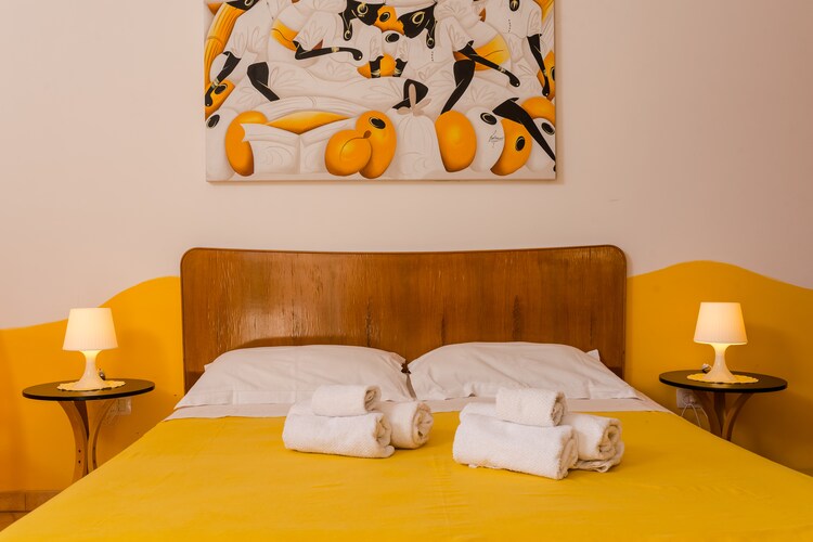 Sole Giallo House