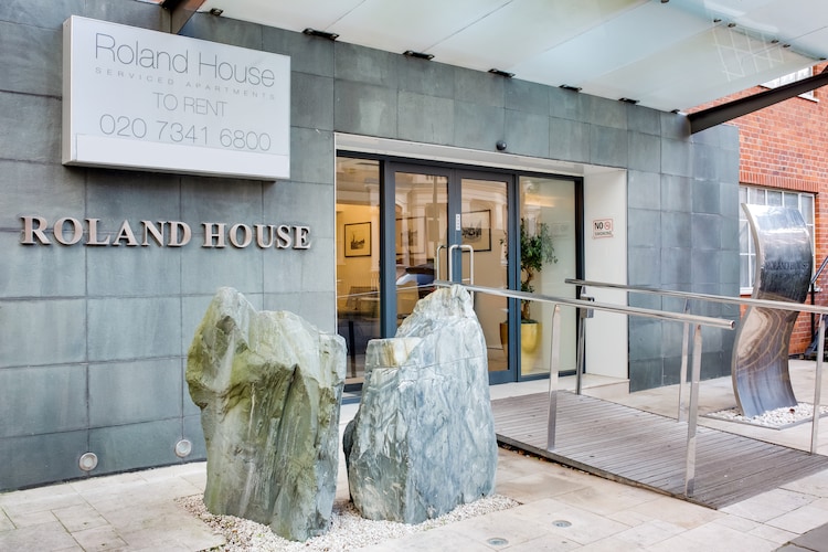 Flat 511- Roland House - Studio Apartment