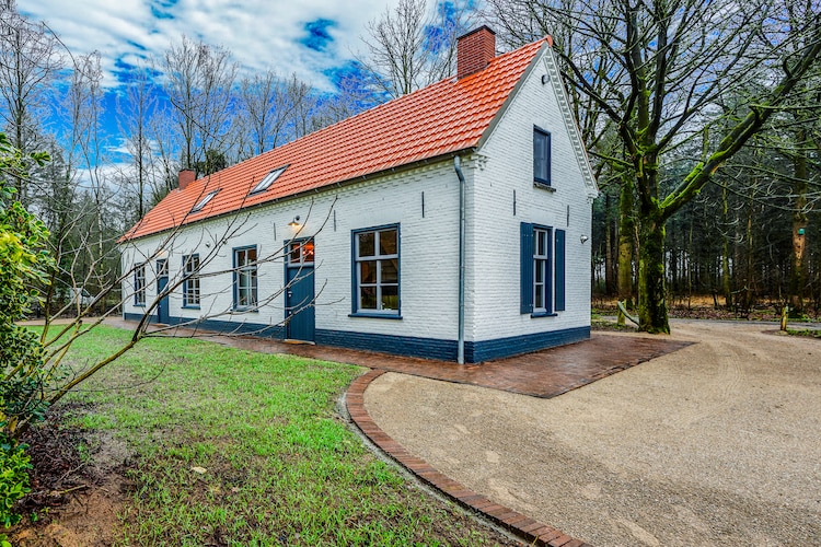 Knus vakantiehuis in Erp met een privétuin