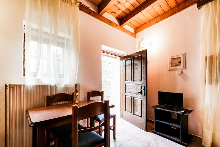 Vakantiehuizen Griekenland | Grzak | Appartement te huur in Askos   met wifi 3 personen