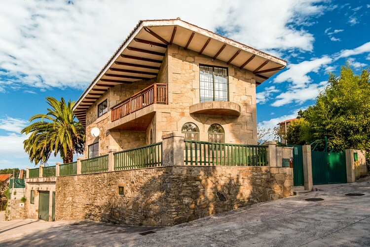Casa Con Jardín Y Piscina Privada