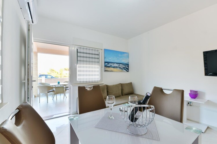 Cozy apartment Vir1