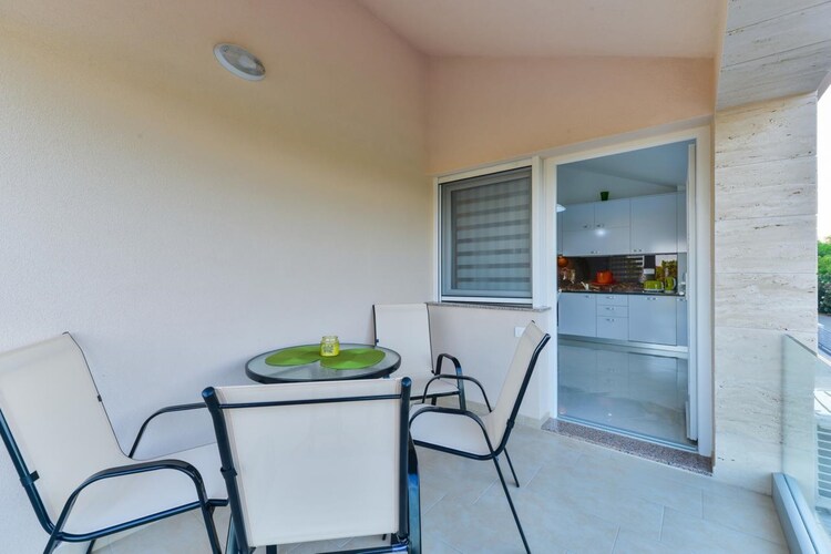 Cozy apartment Vir1