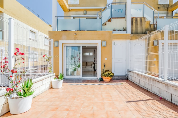 Semiadosado con piscina Oliva