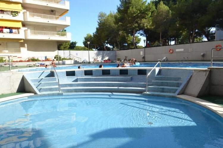 Apartment With Shared Swimming Pool