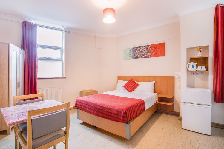 FLAT 2- GROVE APARTMENTS