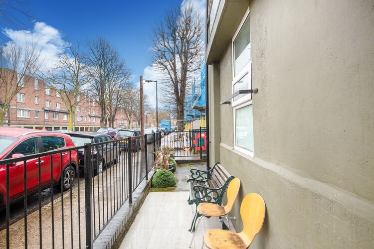 FLAT 2- GROVE APARTMENTS