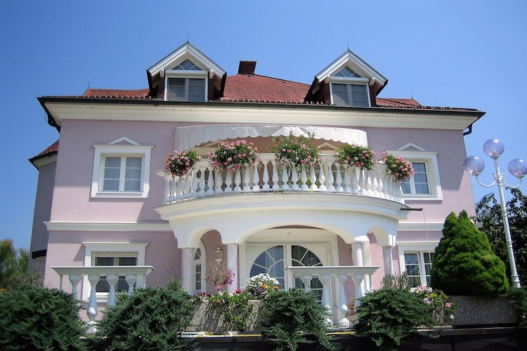 Villa Rose Apartment 7