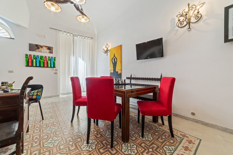 Dipino Cantastorie House