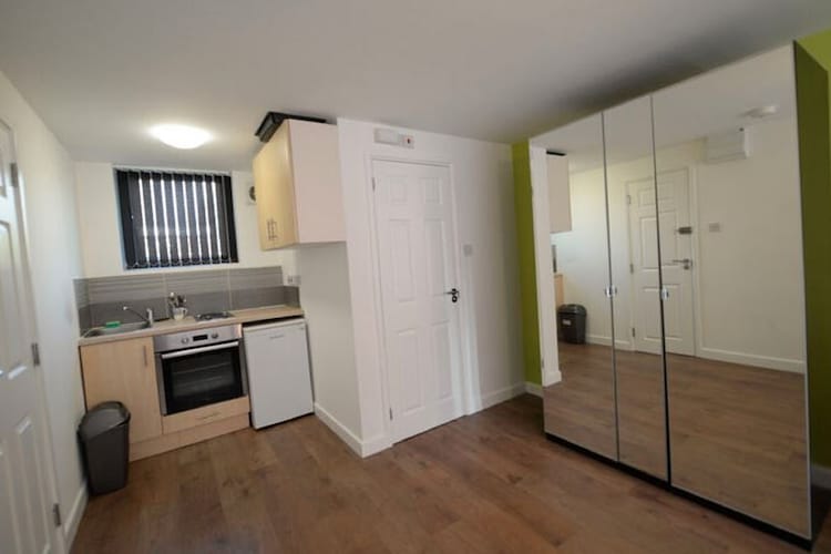 Studio - 1 Mile From Train Station Coventry