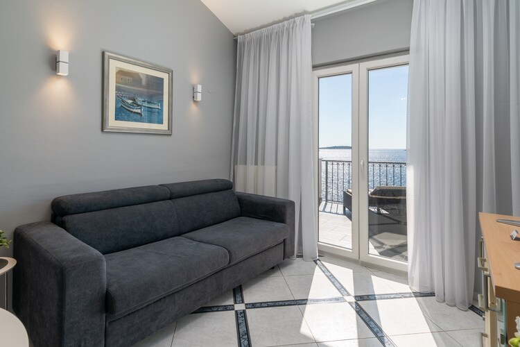 Villa Sine on the Beach in Vinisce