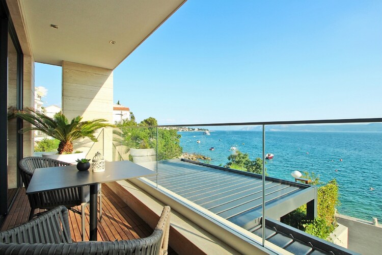 Luxe Apartment met twee slaapkamers en uitzicht op zee in Crikvenica