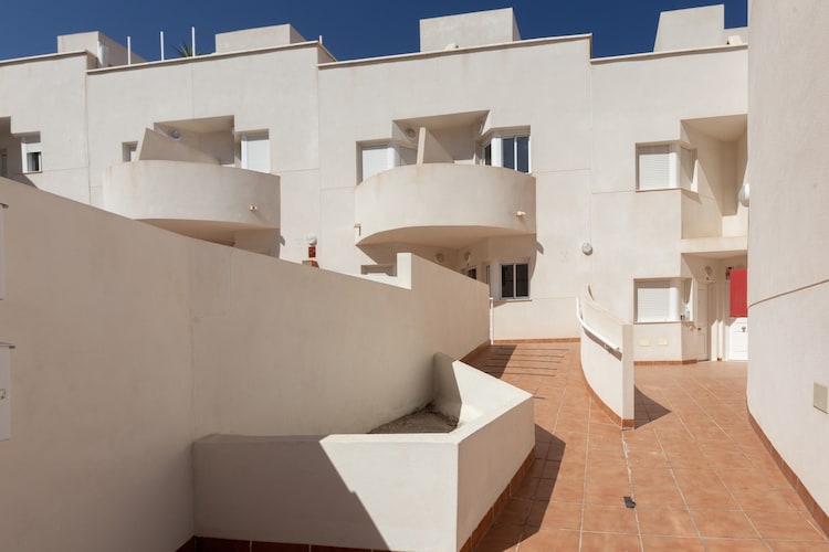 Chalet adosado frente al mar