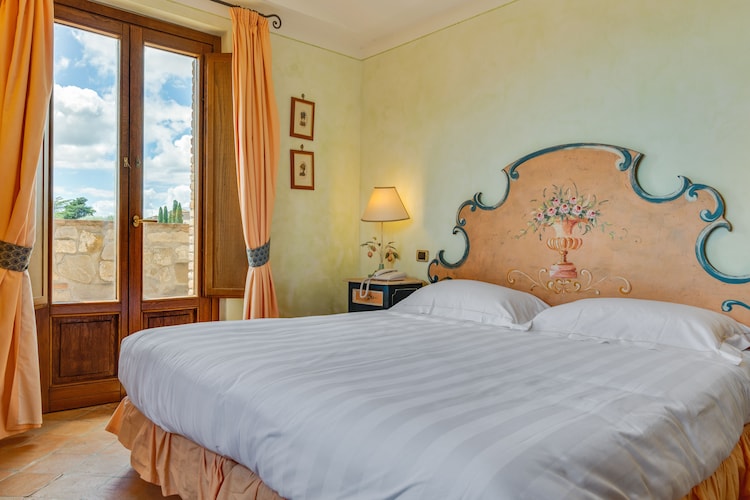 Country Resort F0