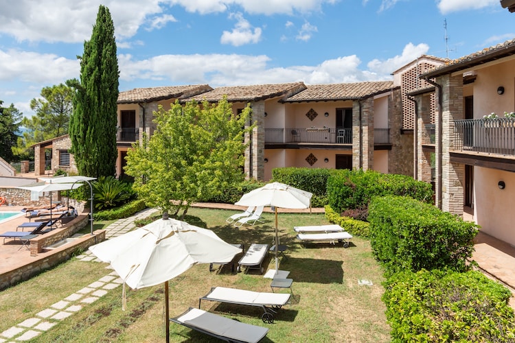 Country Resort F0