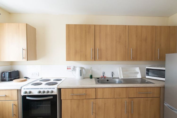 1 Bedroom 3 Singles Manchester Upper Chorlton Rd