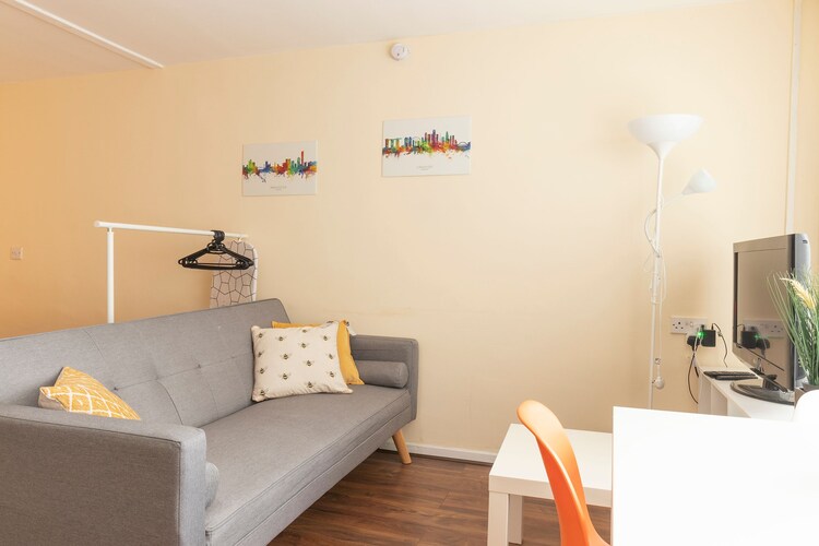 2nd 1 Bedroom 3 Singles Upper Chorlton Manchester